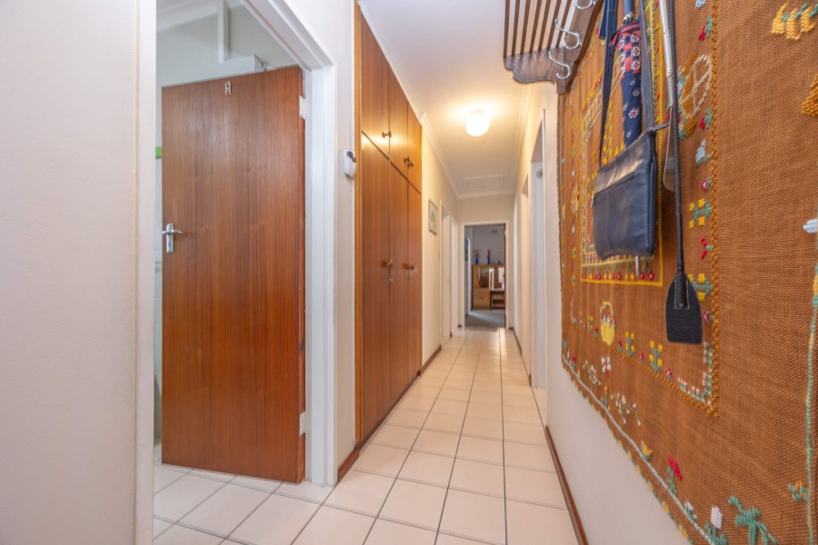 6 Bedroom Property for Sale in Goodwood Estate Western Cape